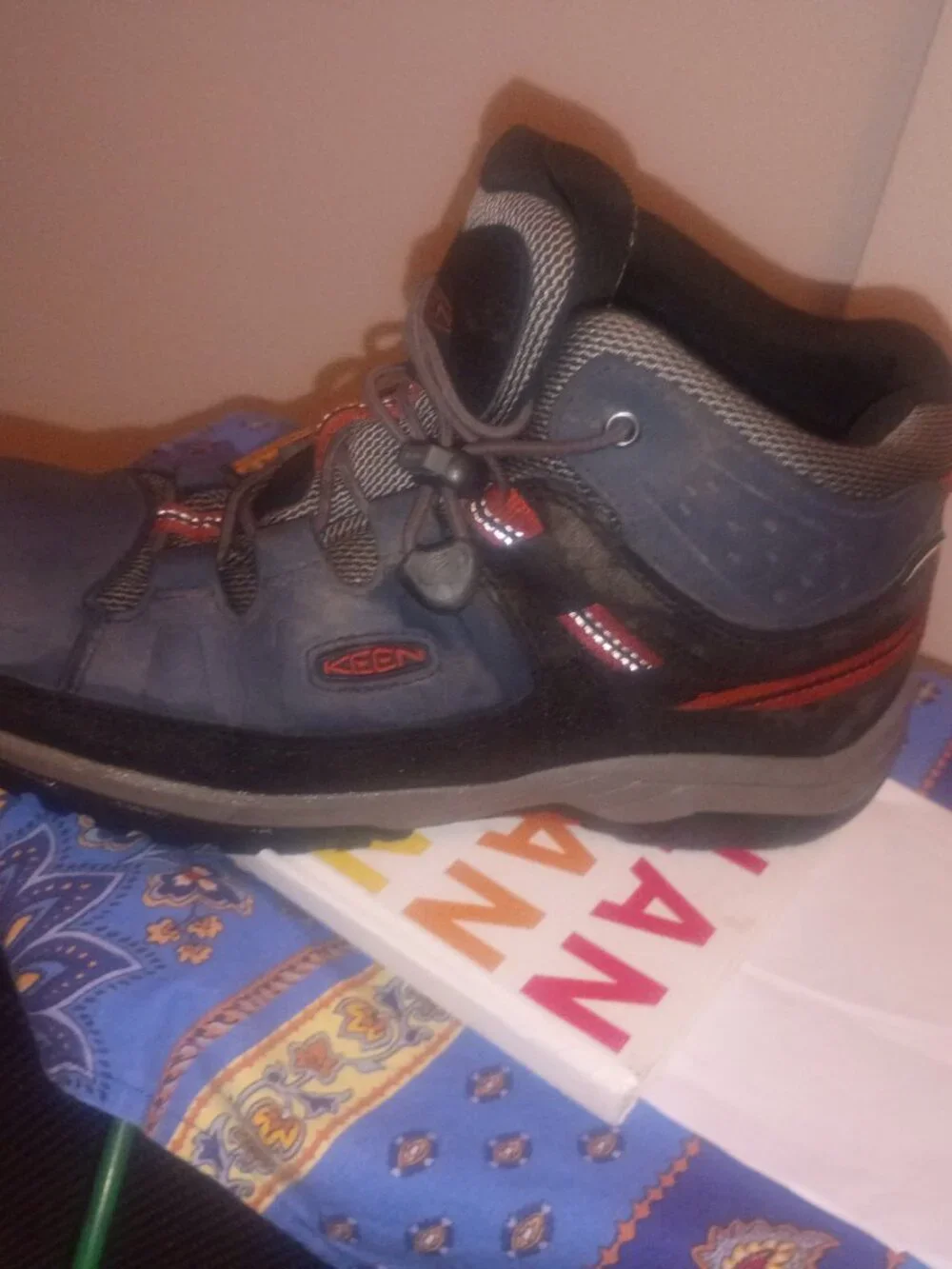 Men's Sized 6 Hiking Boots*** Great Quality**